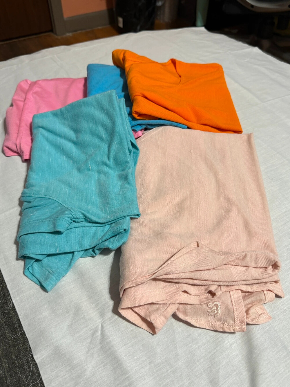 Bundle of 5 women’s shirts size small